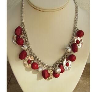 😍 Silver Tone Faux Red Coral Cabochon Bib Necklace